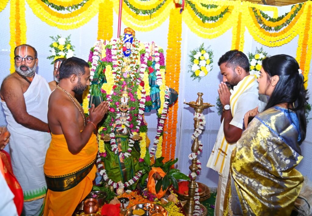 శ్రీ లక్ష్మీ నరసింహ స్వామి ఆలయంలో కలెక్టర్ ప్రత్యేక పూజలు