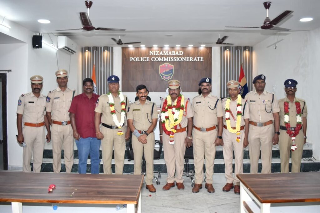 పదవి విరమణ సిబ్బందికి ఘన వీడ్కోలు.