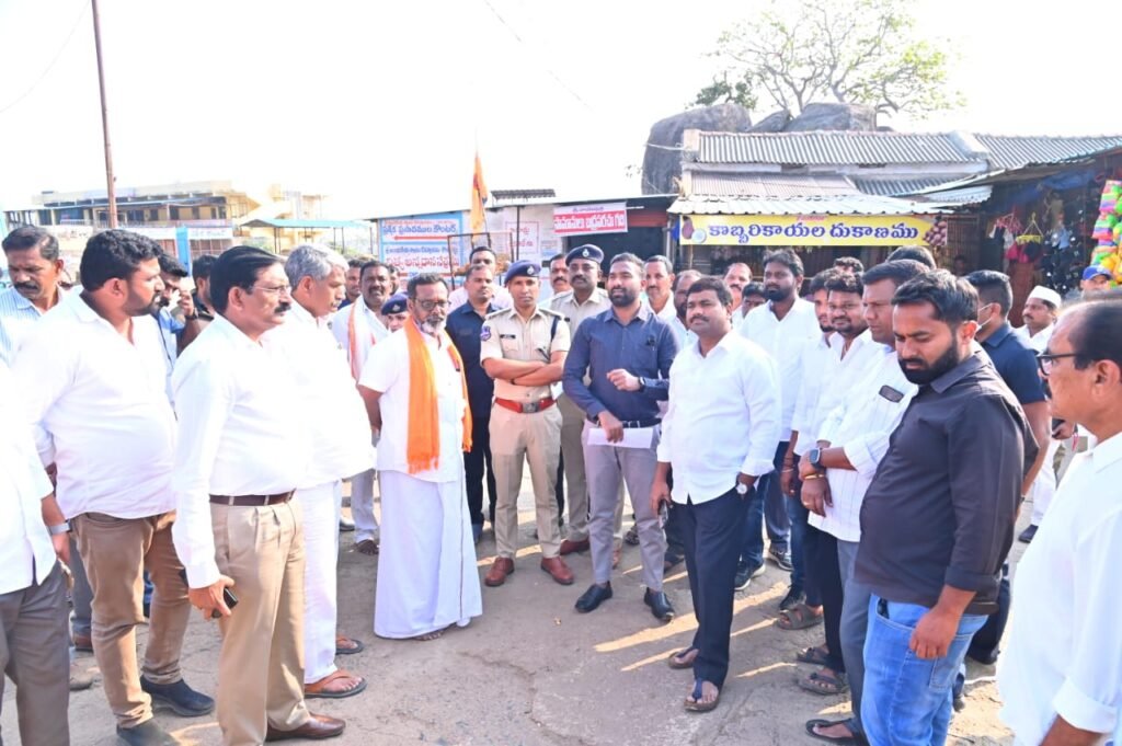 పవన్ కళ్యాణ్ కొండగట్టు పర్యటన సందర్భంగా ఏర్పాట్లను పర్యవేక్షించిన జిల్లా కలెక్టర్