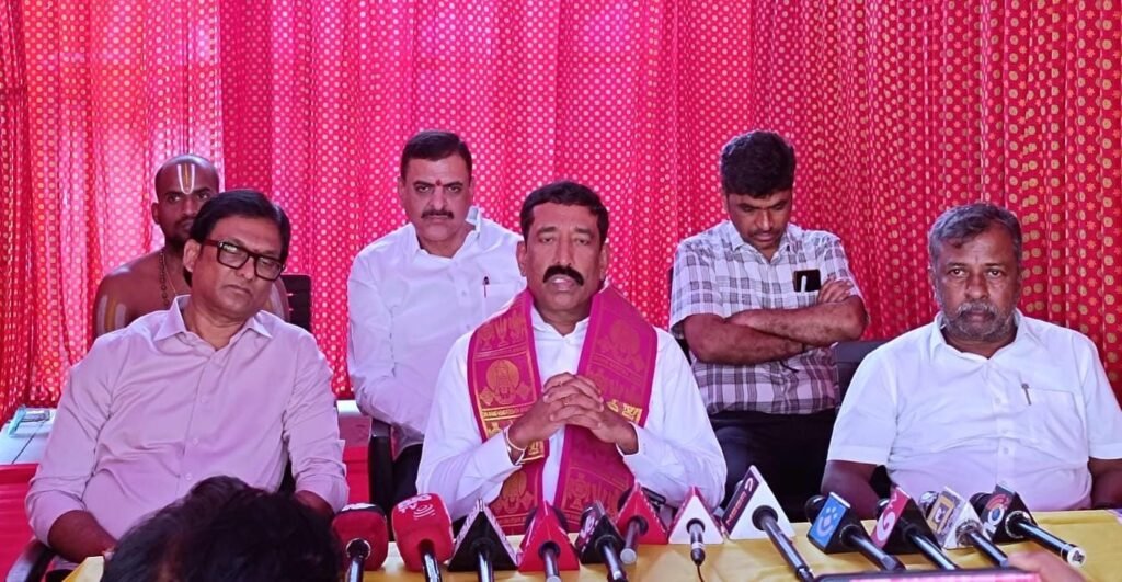 ఉత్తరద్వారా దర్శనానికి అన్ని ఏర్పాట్లు పూర్తి