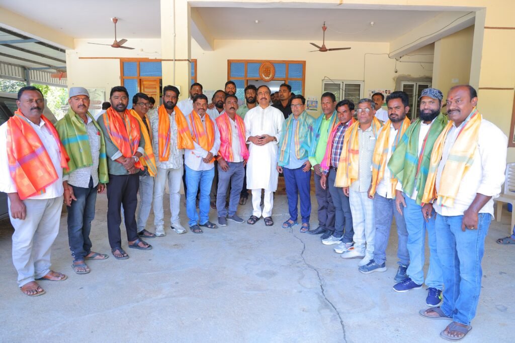 ప్రెస్ క్లబ్ సభ్యులను సన్మానించిన ఎమ్మెల్యే