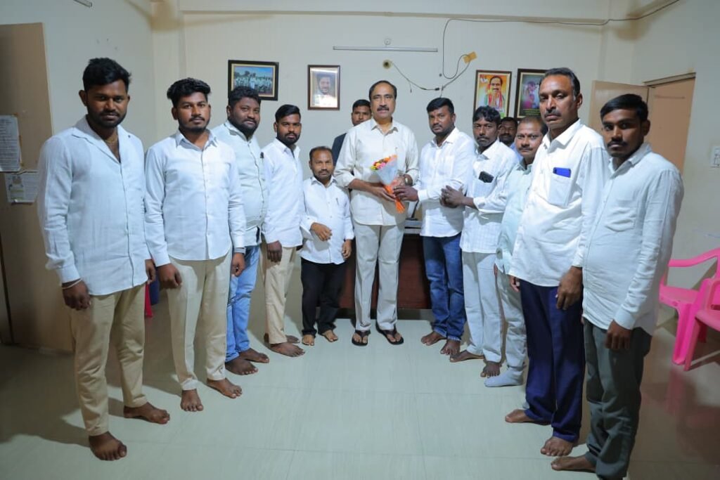 వార్డు మెంబర్ ఫోరం సభ్యులను సన్మానించిన ఎమ్మెల్యే