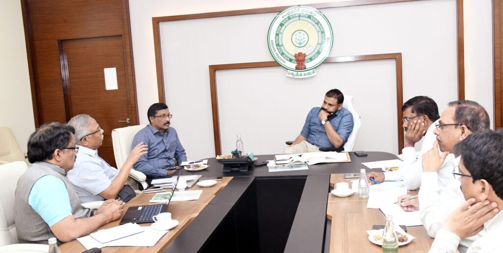 భూ మాతను రక్షించుకుంటూ రైతుల ఆదాయం పెంచాలి