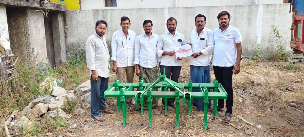 వ్యవసాయ యాంత్రీకరణ పథకం కింద మంజూరైన పనిముట్లు పంపిణీ  