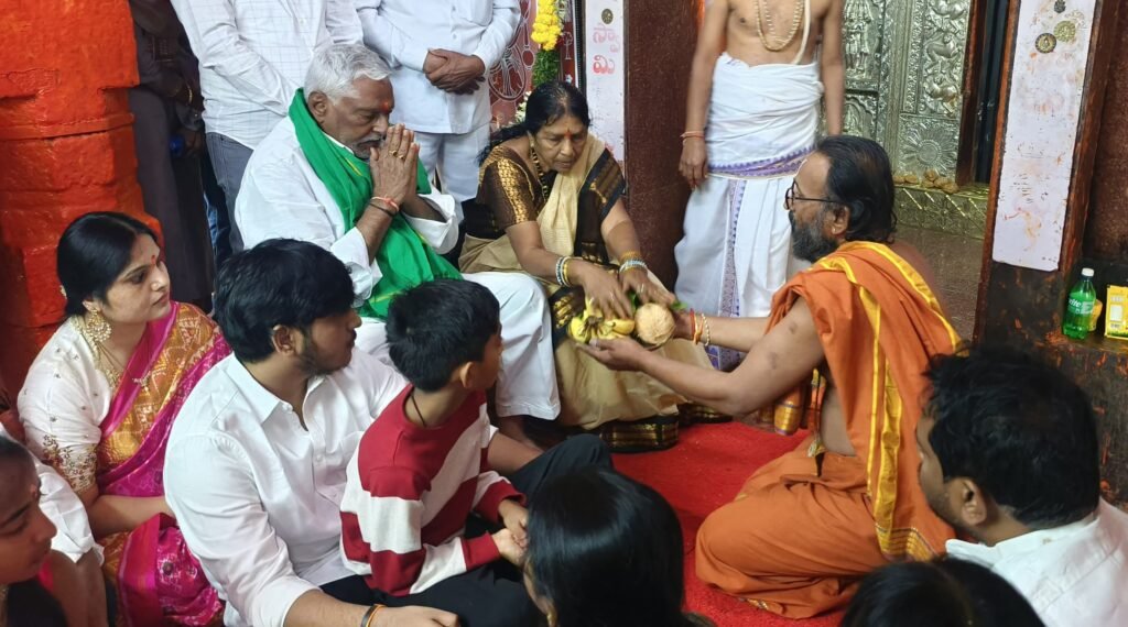 మాజీ మంత్రి జీవన్ రెడ్డి ప్రత్యేక పూజలు