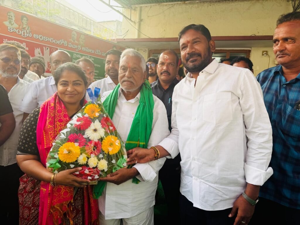 జన్మదిన శుభాకాంక్షలు తెలిపిన మాజీ మున్సిపల్ ఛైర్పెర్సన్