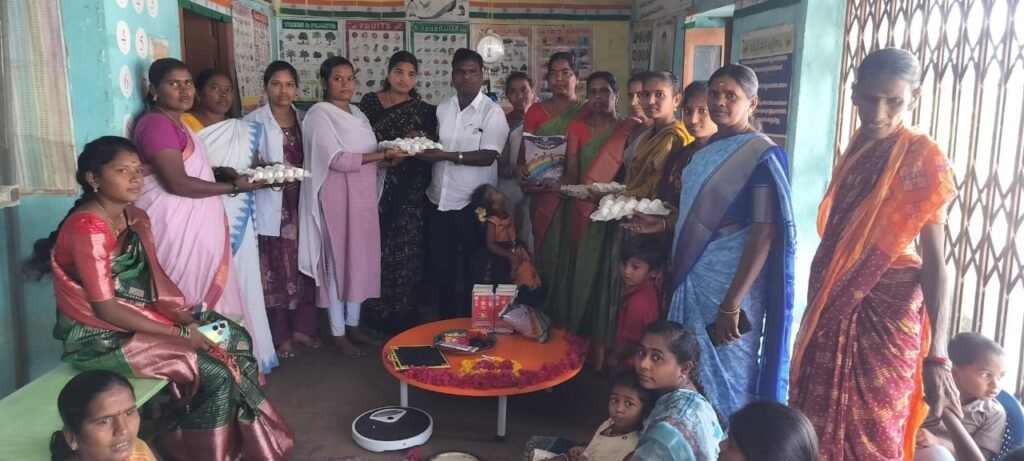 అంగన్వాడి కేంద్రంలో అన్నప్రాసనలో పాల్గొన్న సర్పంచ్