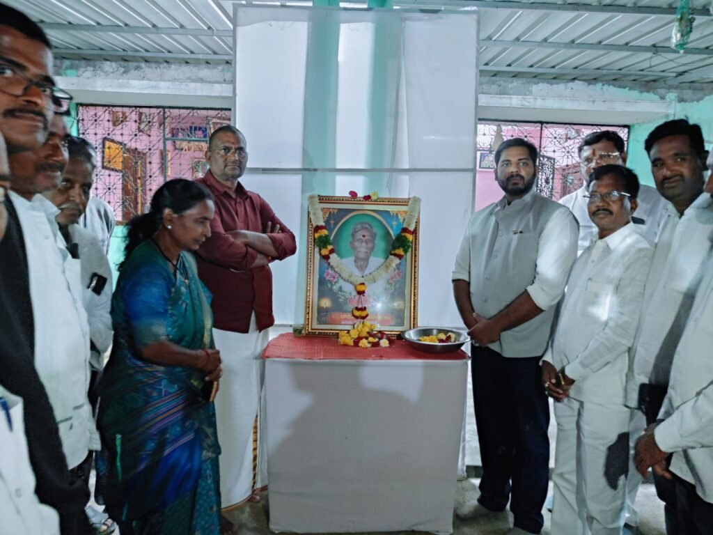 బాదినేని కుటుంబాన్ని పరామర్శించిన ఎంపీ వంశీకృష్ణ