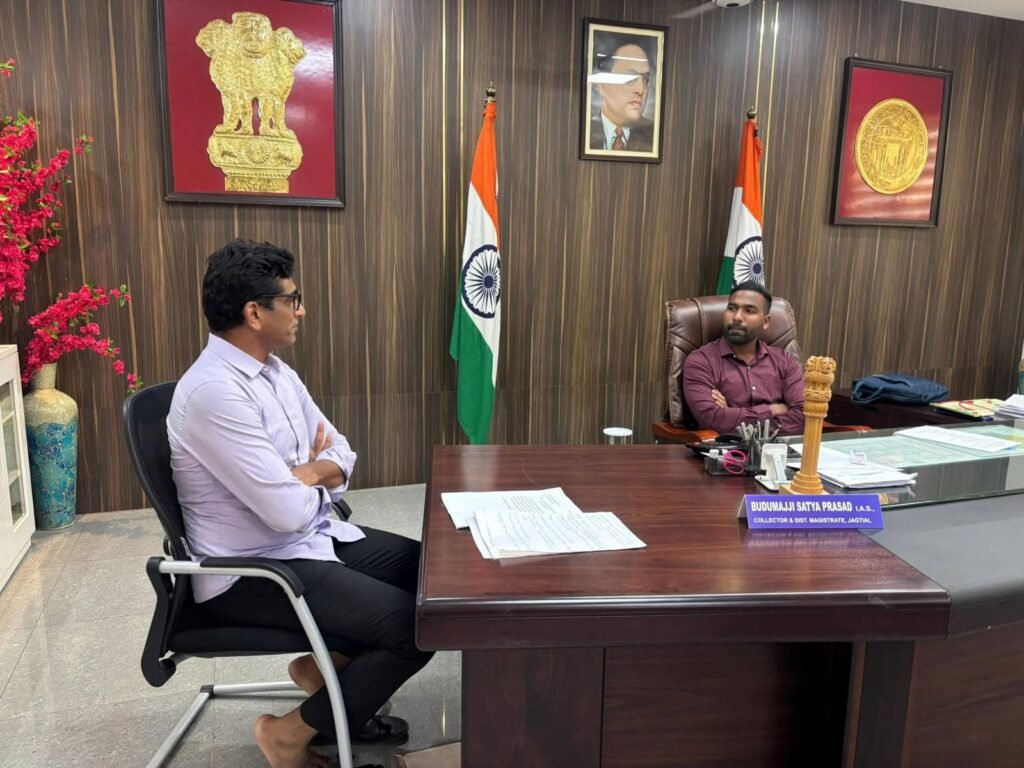 నియోజకవర్గ సమస్యలపై కలెక్టర్ ను కలిసిన ఎమ్మెల్యే