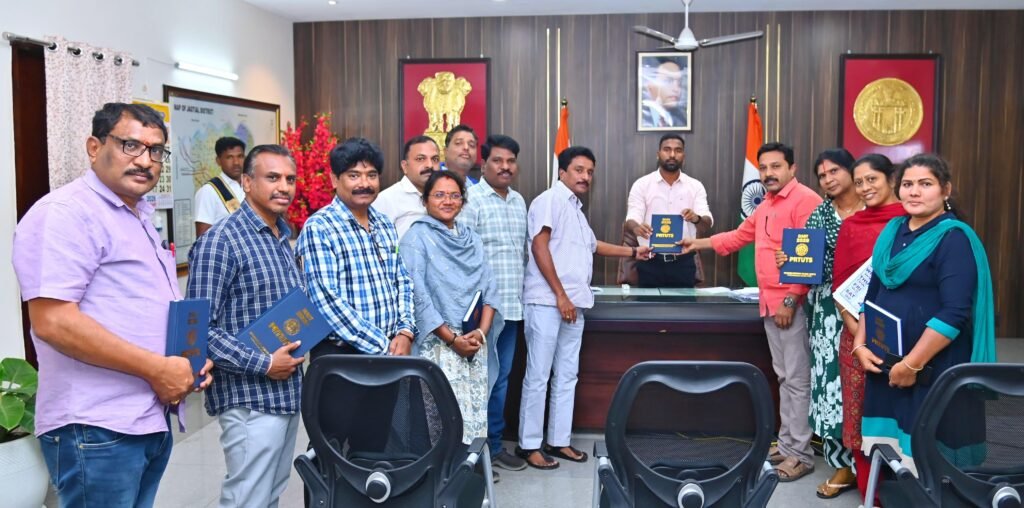 జిల్లా కలెక్టర్ కు పి ఆర్ టి యు టి ఎస్ డైరీ అందజేత