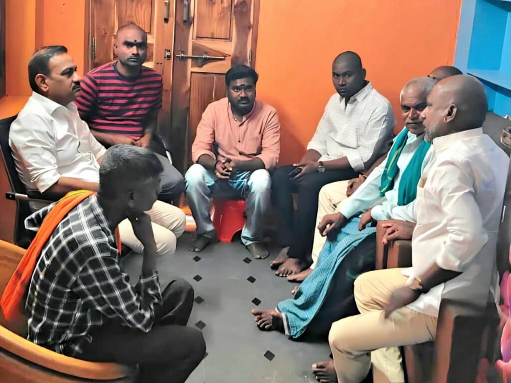 పలువురుని పరామర్శించిన బిజెపి నాయకులు డాక్టర్ రఘు