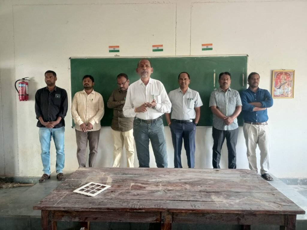 పేద,మధ్యతరగతి విద్యార్థులకు వరం ప్రభుత్వ డిగ్రీ కళాశాల