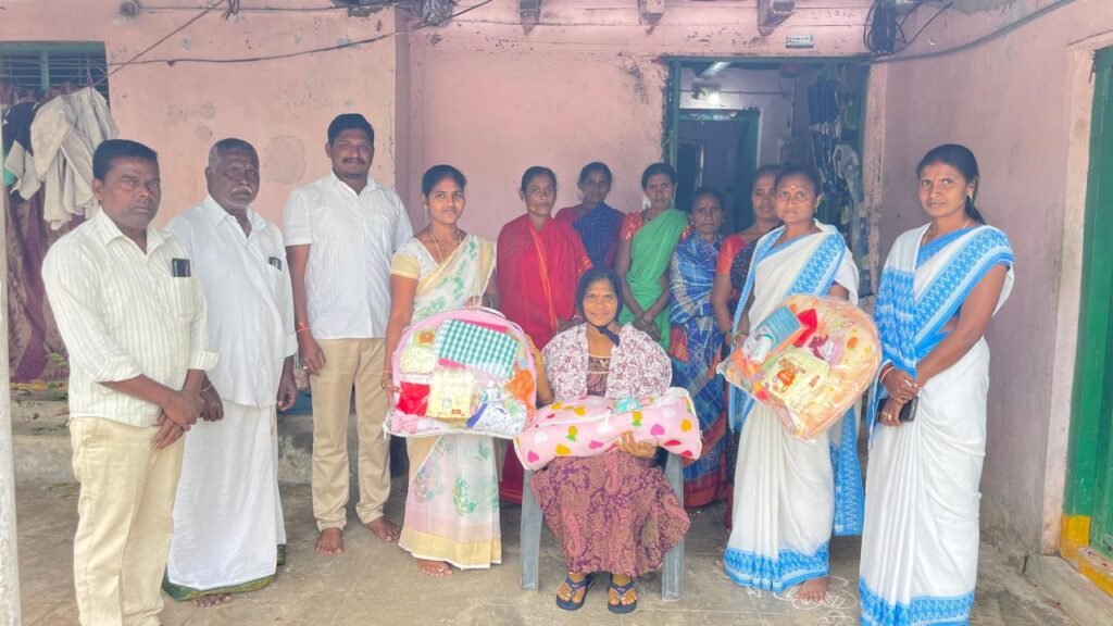 మన నేస్తం బేబీ కిట్టు పంపిణీ