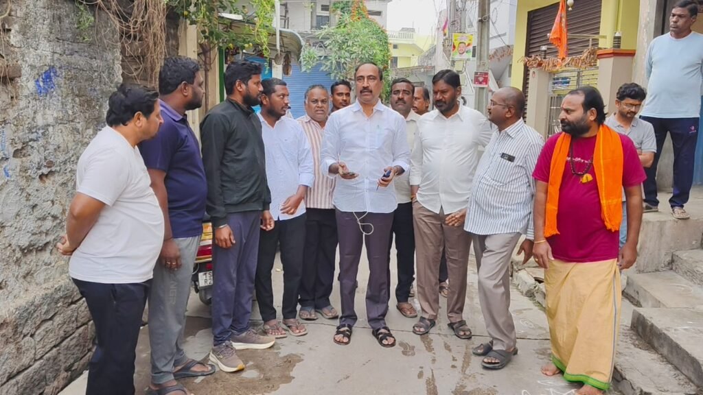అభివృద్ధి పనులను పరిశీలించిన ఎమ్మెల్యే