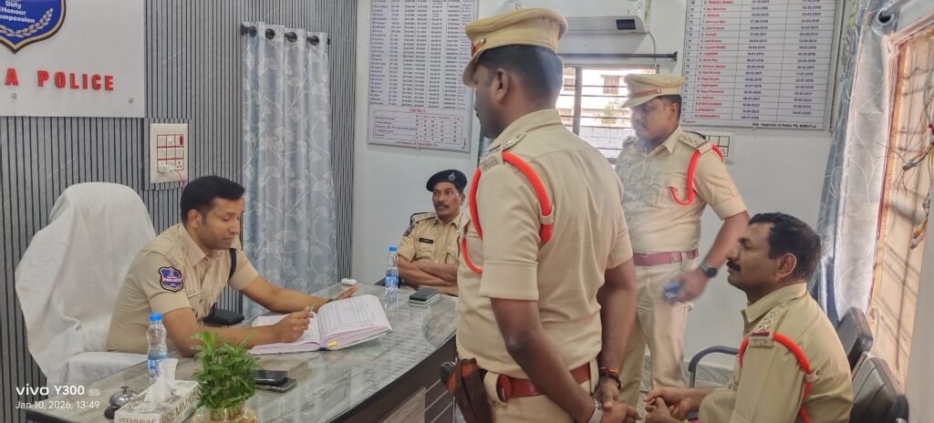 కోరుట్ల పోలీస్ స్టేషన్ ను తనిఖీ చేసిన జిల్లా ఎస్పీ