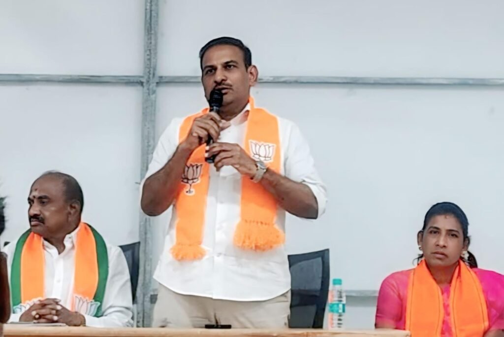 మున్సిపల్ లో బీజేపీ జెండా ఎగరాలి