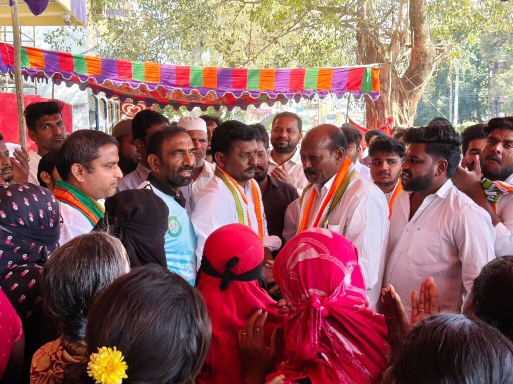 కాంగ్రెస్ పార్టీలో చేరిన ముఖీమ్