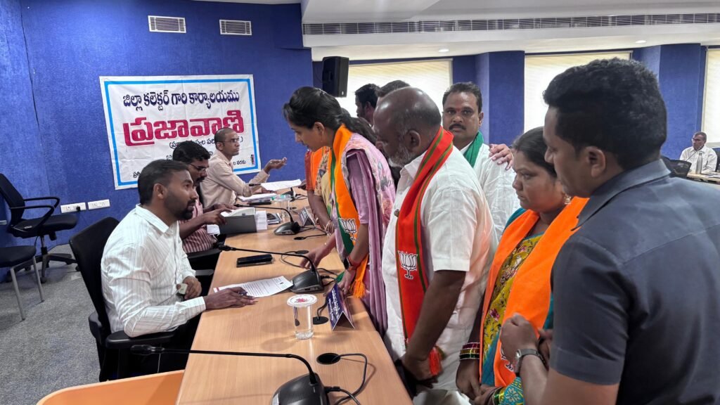 మున్సిపల్ వార్డ్ రిజర్వేషన్లు శాస్త్రీయంగా రొటేషన్ పద్ధతిలో ఎటువంటి రాజకీయాలకు తావు లేకుండా చూడాలి..