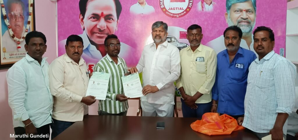 సిఎం సహాయ నిధి చెక్కులు పంపిణీ చేసిన ఎమ్మెల్సీ ఎల్ రమణ