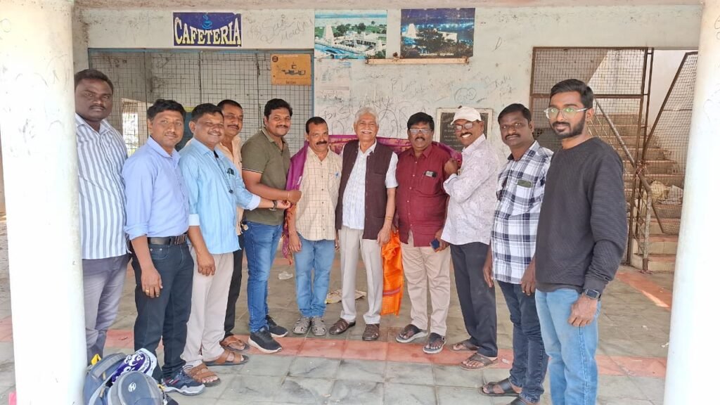 ప్రెస్ అకాడమీ చైర్మన్ కే శ్రీనివాసరెడ్డి ని సన్మానించిన జర్నలిస్టులు