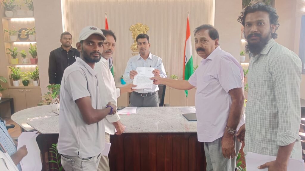 కలెక్టర్ అనుదీప్ ను కలిసిన సిరిపురం కేజీ గ్రామస్తులు