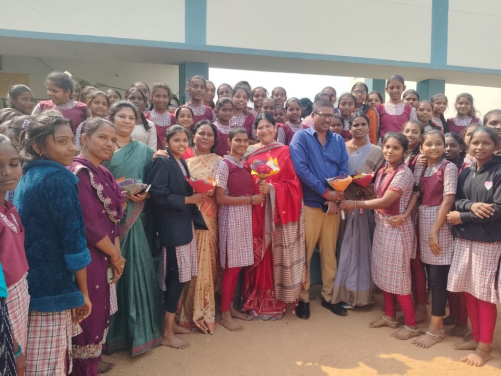 కస్తూరిబా గాంధీ బాలికల పాఠశాలను తనిఖీ చేసిన బాలల హక్కుల కమిషన్