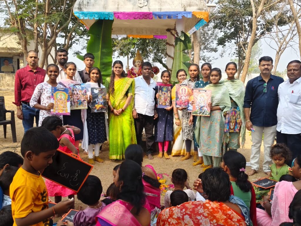 విద్యార్థిని విద్యార్థులకు పరీక్ష ప్యాడ్ల పంపిణీ.