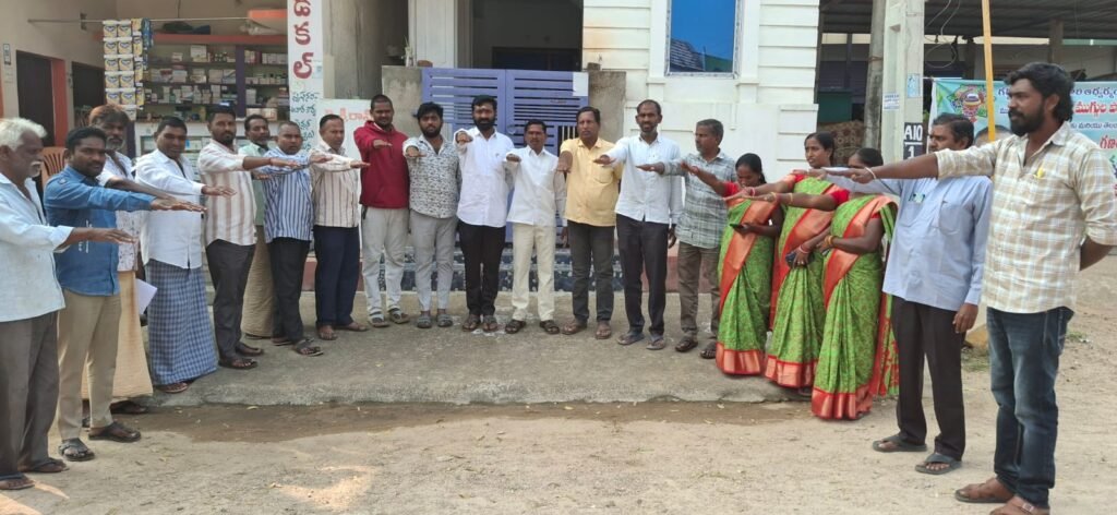 ప్రలోభాలకు లొంగకుండా ఓటు హక్కును వినియోగించుకుంటాం