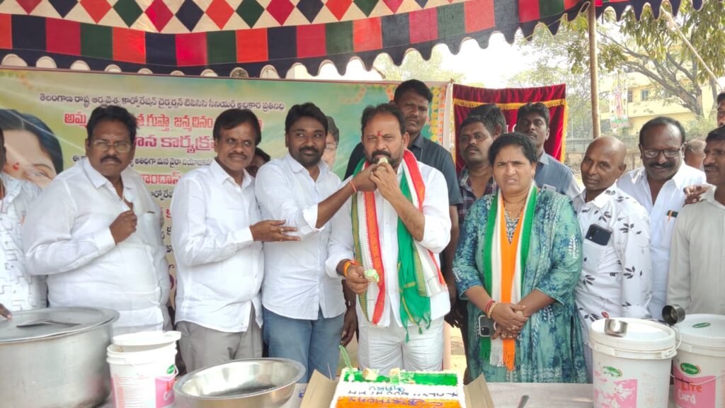 వైరా లో ఘనంగా కల్వ సుజాత జన్మదిన వేడుకలు