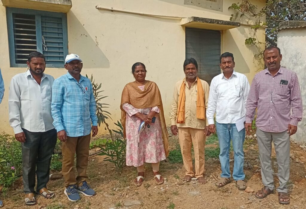 మూత్రశాలల నిర్మాణానికి స్థల పరిశీలన