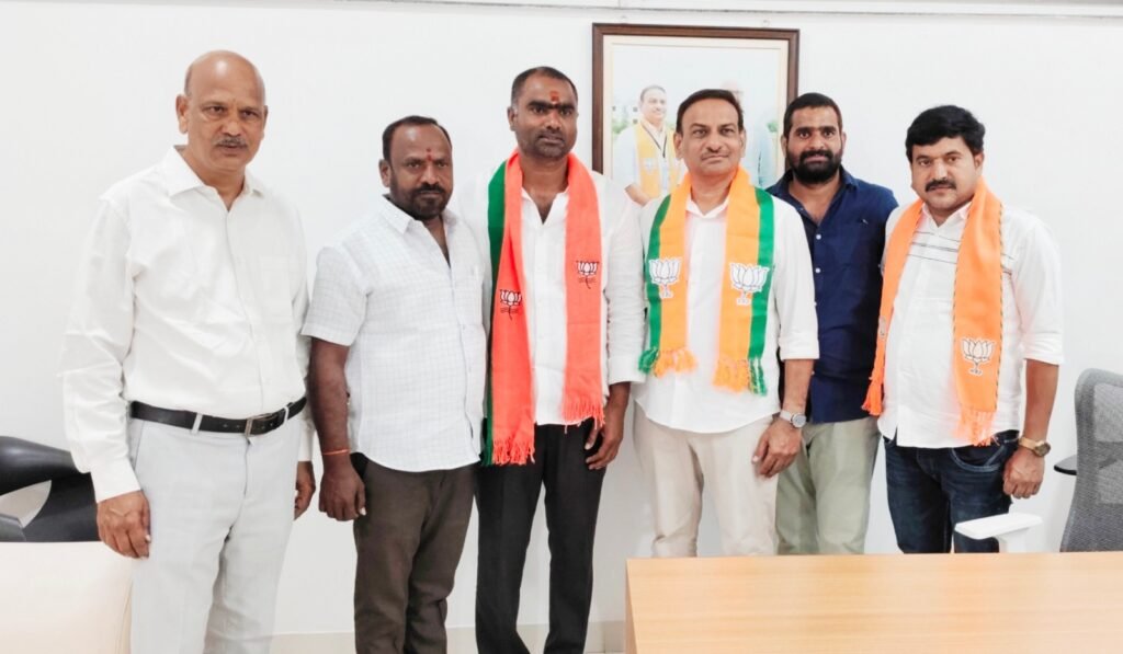 భారీ మెజారిటీతో గెలవబోతున్నారు