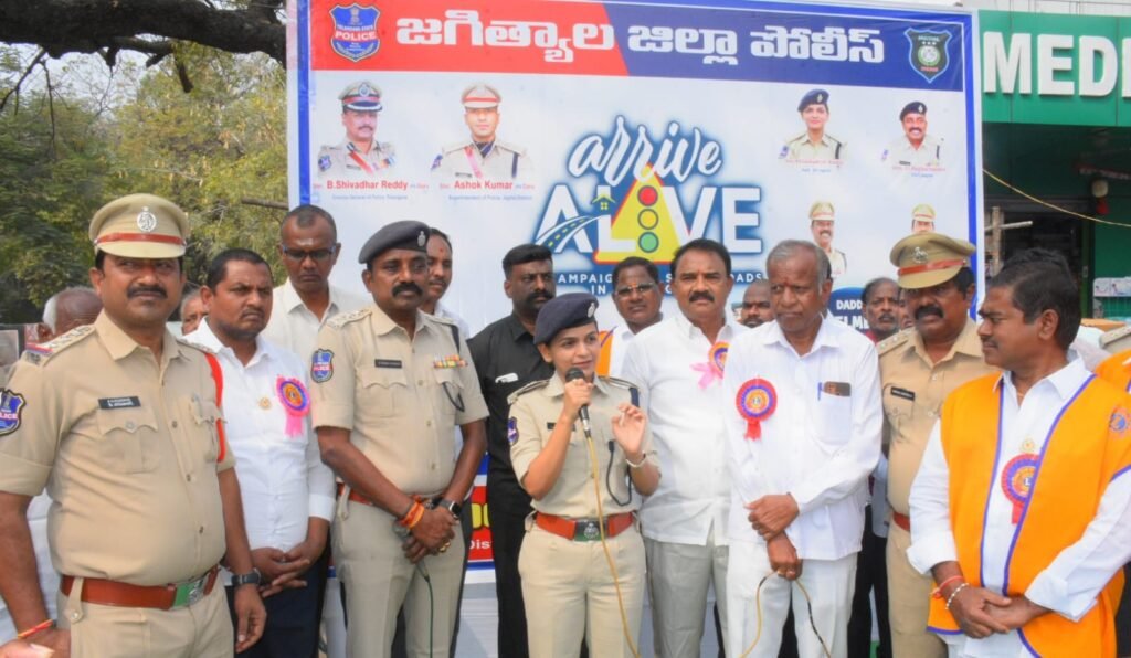 ట్రాఫిక్ నియమాలు పాటిద్దాం.. రోడ్డు ప్రమాదాలు నివారిద్దాం: అదనపు ఎస్పీ శేషాద్రిని రెడ్డి