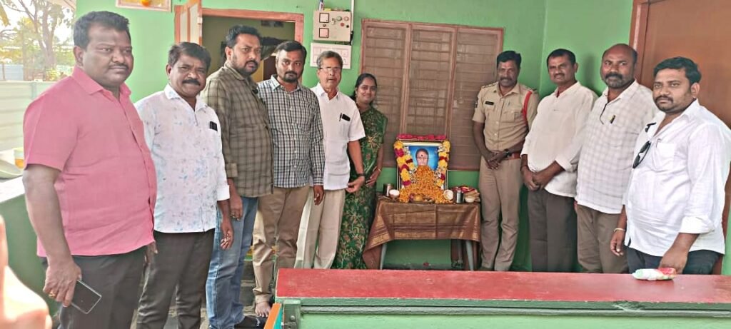 విప్పల మడకలో మేడారాణి ప్రథమ వర్ధంతి