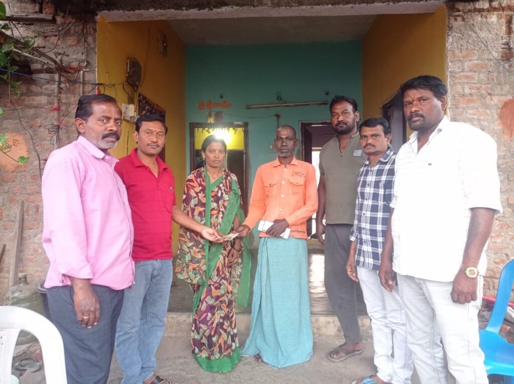 పూర్వ విద్యార్థుల ఆర్థిక సహాయం