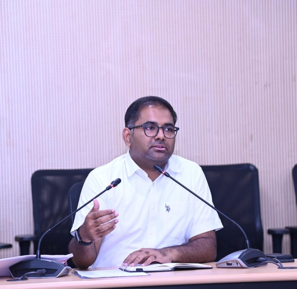 నిబంధనల ప్రకారం గ్రామాలలో ప్రభుత్వ పాలన జరగాలి.. కలెక్టర్ కోయ శ్రీ హర్ష