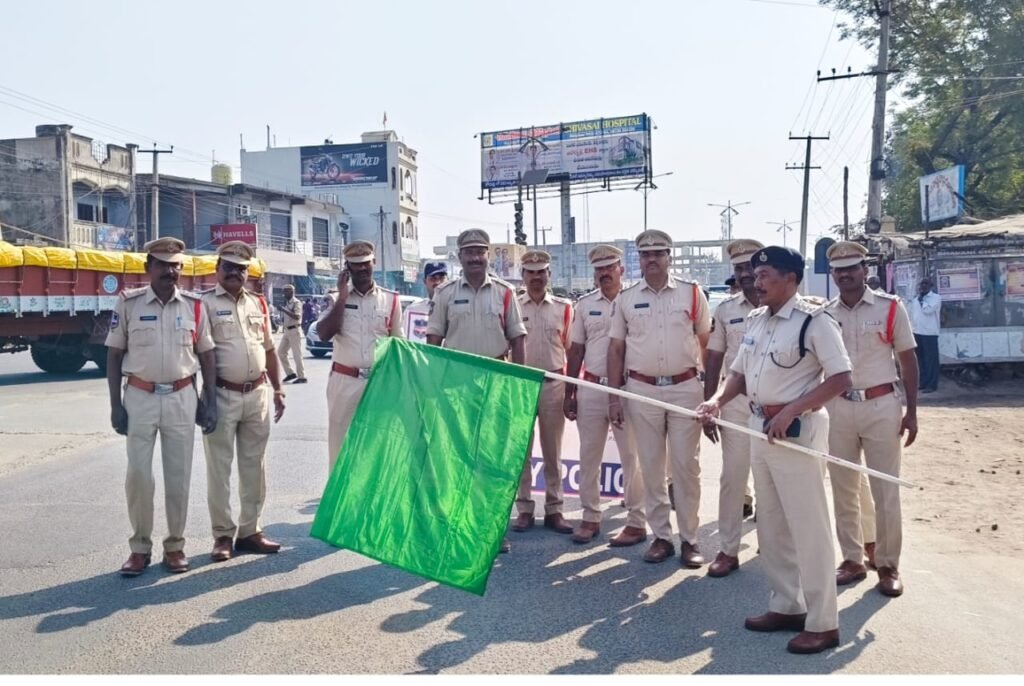 స్వేచ్ఛాయుత, నిష్పక్షపాత ఎన్నికల కోసం ఫ్లాగ్ మార్చ్: డిఎస్పి రాములు