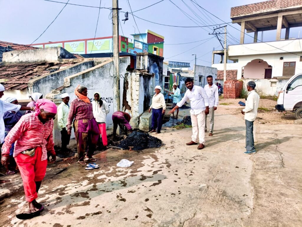 గ్రామాన్ని శుభ్రంగా ఉంచుకోవడం మన బాధ్యత. సర్పంచ్ ప్రవీణ్ కుమార్