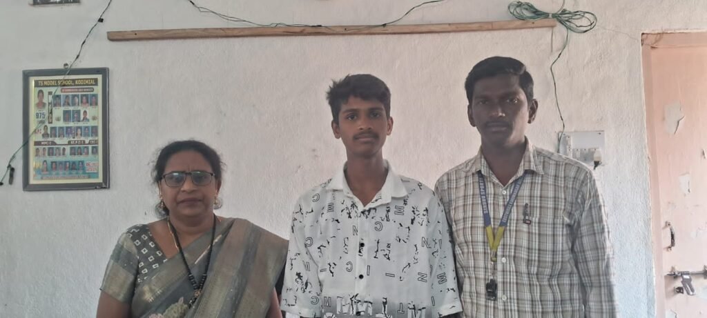 రాష్ట్ర స్థాయి వాలీబాల్ పోటీలకు మోడల్ స్కూల్ విద్యార్థి ఎంపిక