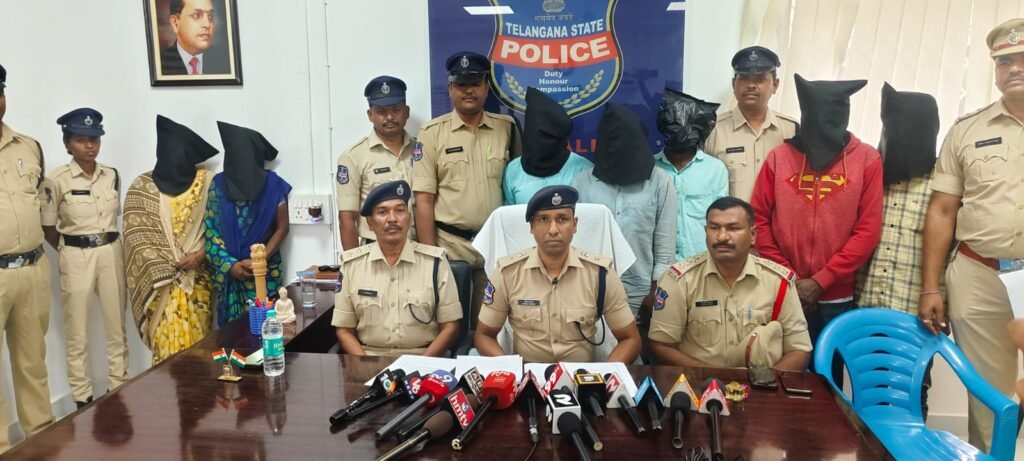 పట్టణంలో వరుస దొంగతనాల కేసులు ఛేదింపు