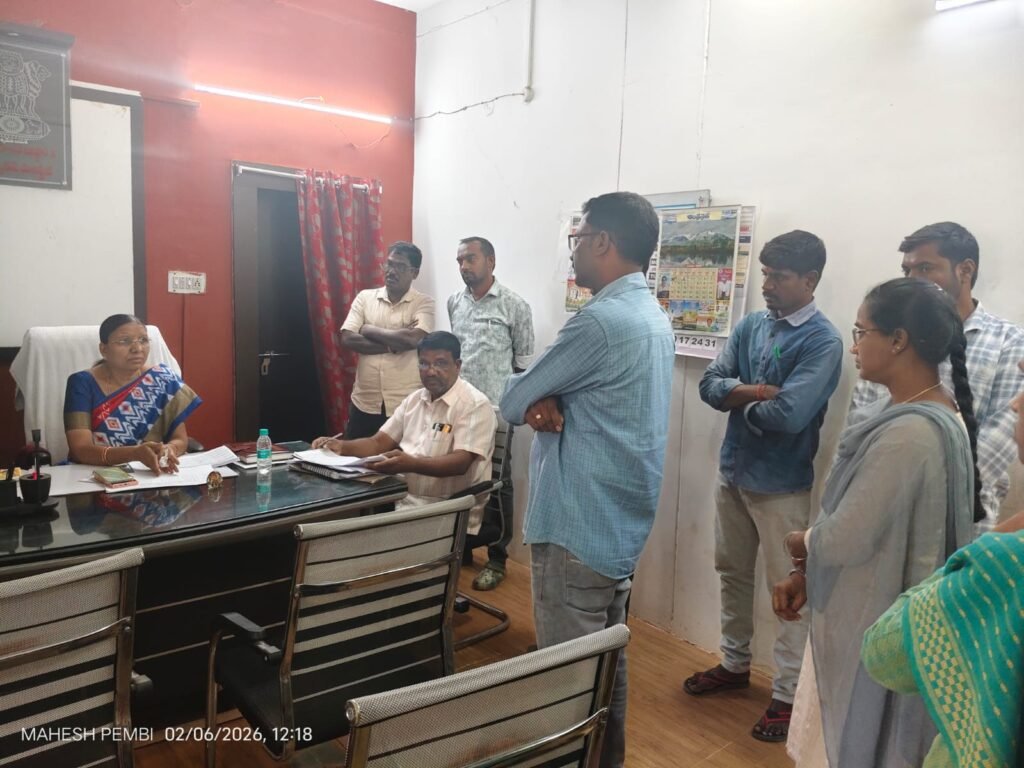 కస్తూరిబా గాంధీ బాలికల పాఠశాలను ఆకస్మికంగా తనిఖీ చేసిన అదనపు కలెక్టర్