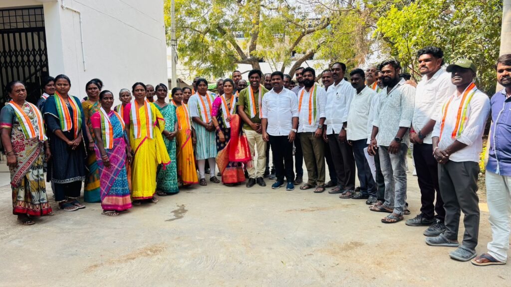 బిఆర్ఎస్  నుండి కాంగ్రెస్ పార్టీలోకి భారీ చేరికలు