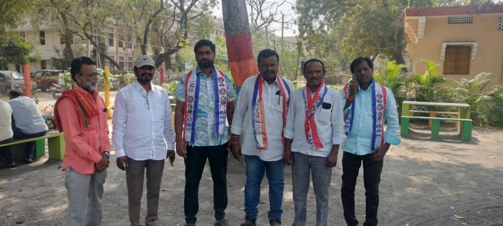 స్థానిక సంస్థలలో రిజర్వేషన్ల పేరుతో బీసీలను మభ్యపెట్టిన కాంగ్రెస్ పార్టీ