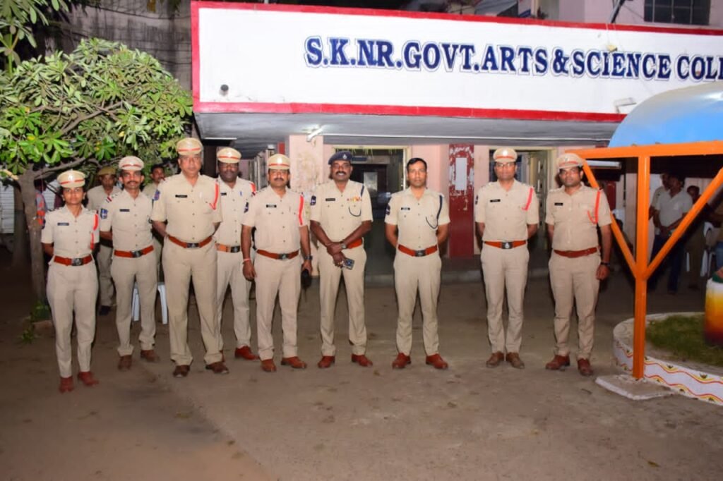 పటిష్ట బందోబస్తు మధ్య స్ట్రాంగ్ రూమ్‌కు బ్యాలెట్ బాక్స్‌ల తరలింపు: జిల్లా ఎస్పీ అశోక్ కుమార్