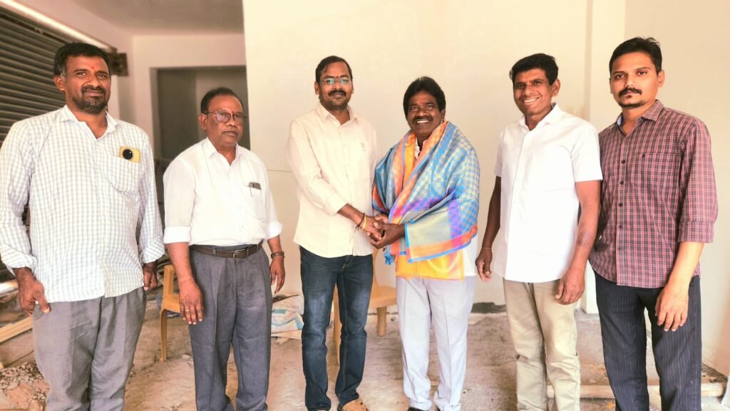 మల్లాపూర్ సర్పంచ్ లక్ష్మణ్‌ కు ఘన సన్మానం