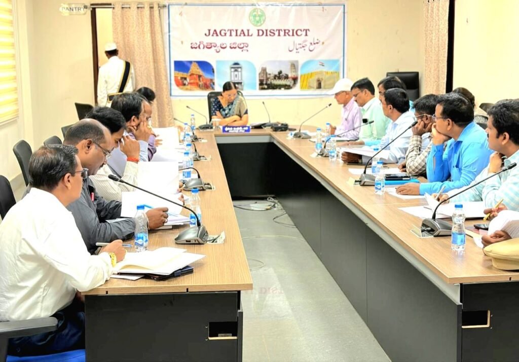 వంద శాతం ఉత్తీర్ణత సాధించాలి