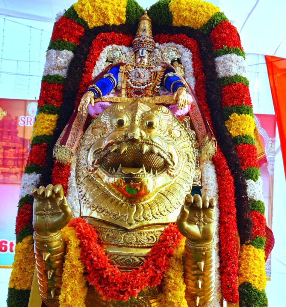 సింహ‌ వాహనంపై యోగ‌ న‌ర‌సింహుడు