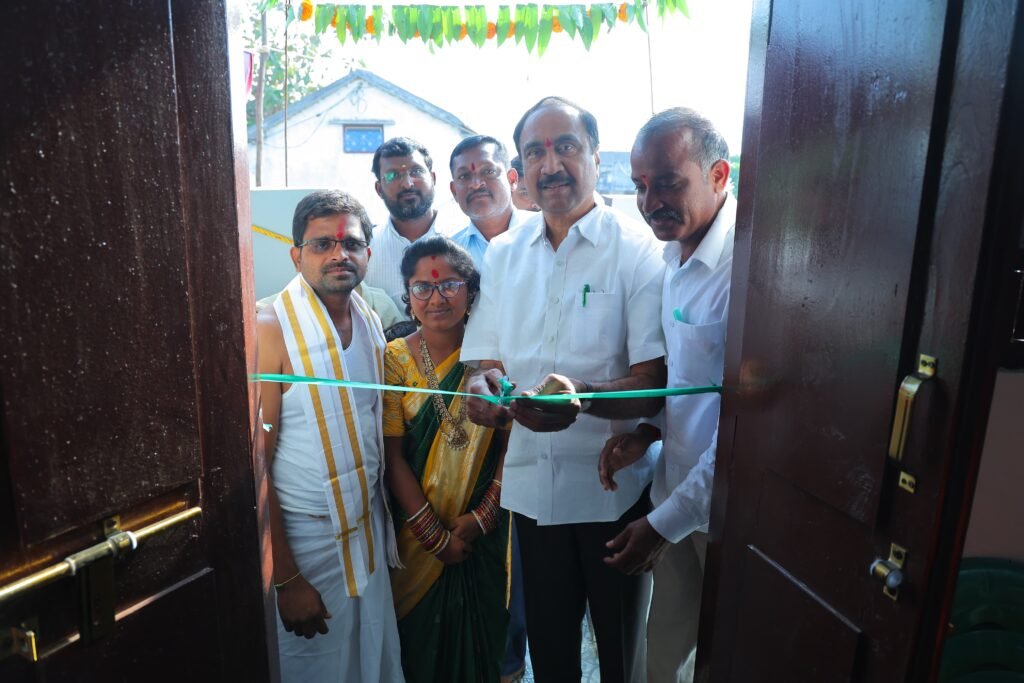 ఇందిరమ్మ ఇళ్లు గృహ ప్రవేశానికి హాజరైన ఎమ్మెల్యే