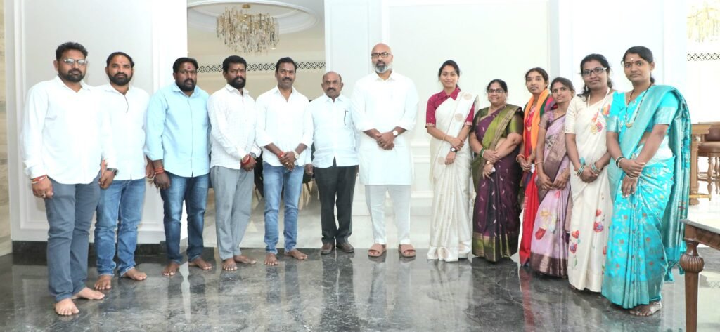 నిజామాబాద్ ఎంపీని కలిసిన నూతన మున్సిపల్ కౌన్సిలర్లు