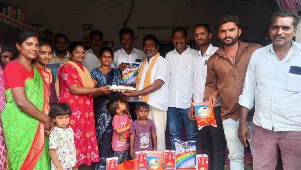 అంగన్వాడీ సెంటర్ లో పోషక ఆహారం పంపిణీ