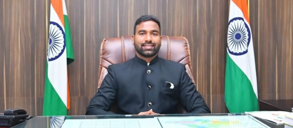 ఆత్మవిశ్వాసంతో పరీక్షలకు హాజరై తమ ప్రతిభను చాటాలి..